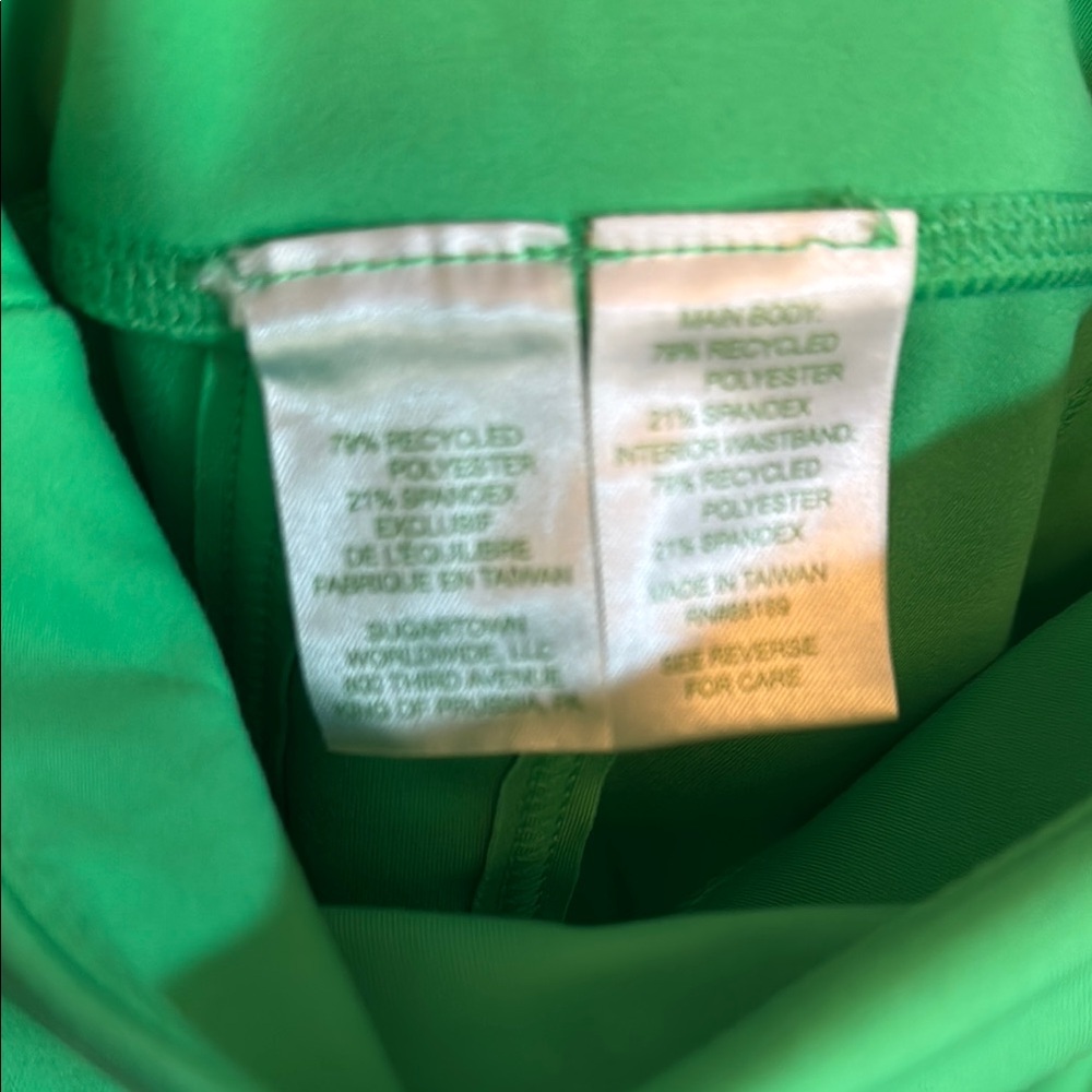 Lilly Pulitzer Large Luxletic Weekender Leggings in Gustavia Green - Picture 5 of 5